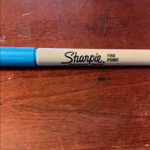 Men’s blue sharpie